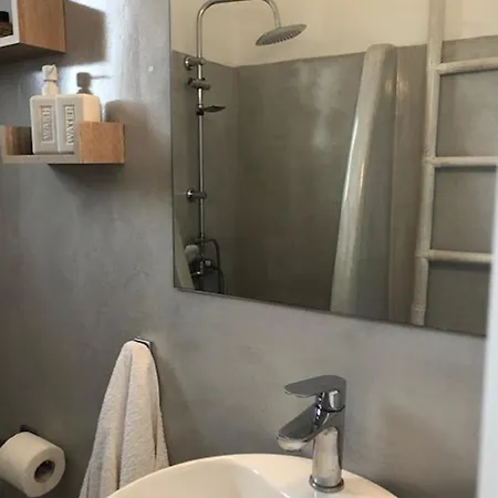 Cozy Brand New In The Heart Of דירה נאוסה