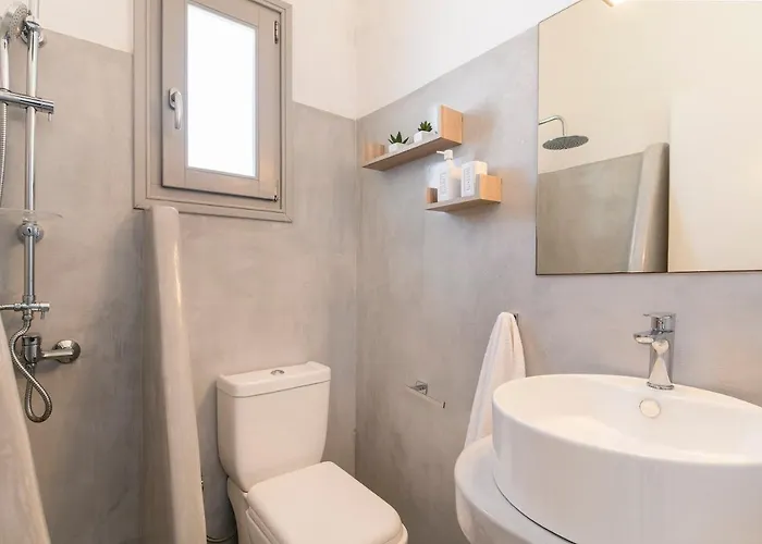 Cozy Brand New In The Heart Of Apartment *